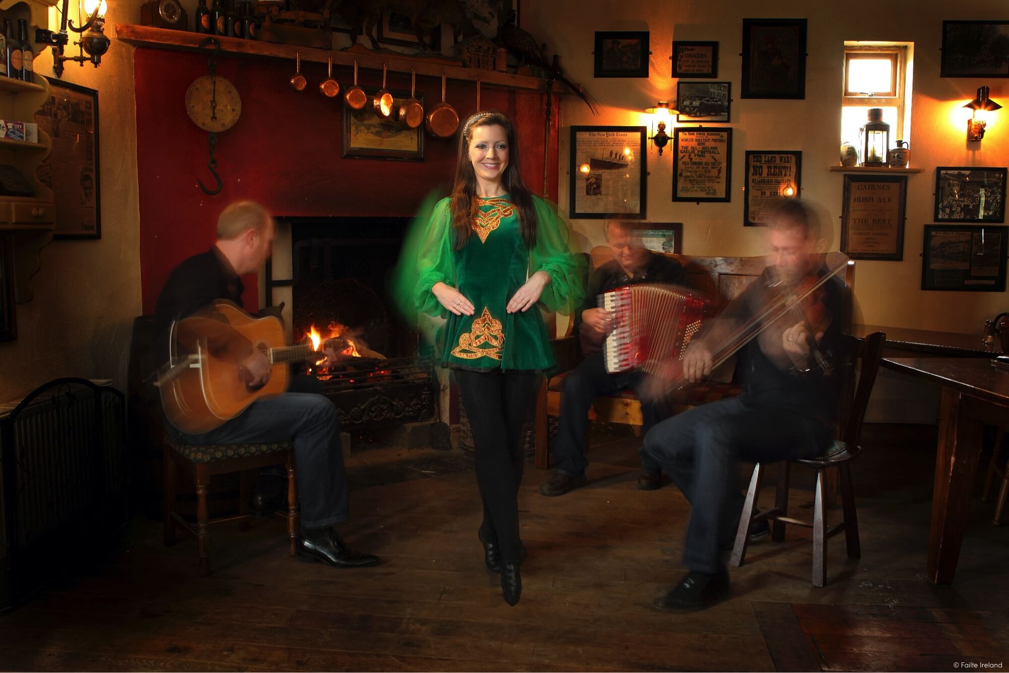 Merry Ploughboy Pub Irish Dancing'